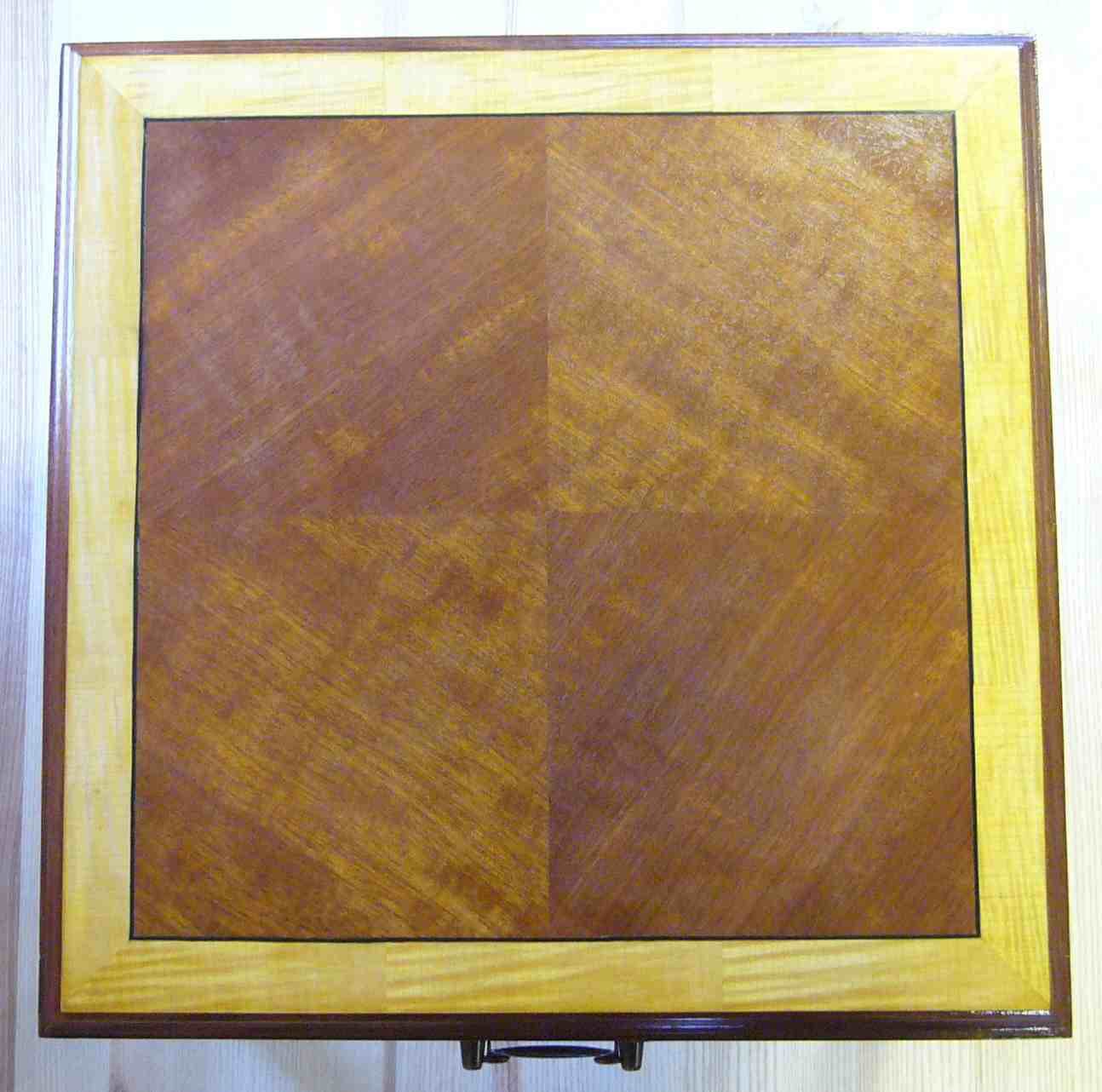 Traditional Lamp Table